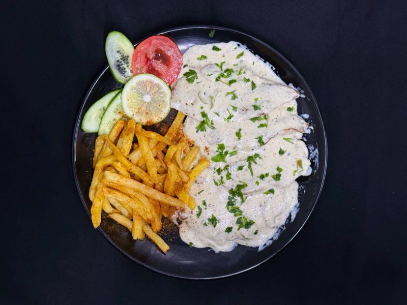 وجبة ستيك دجاج بالصوص